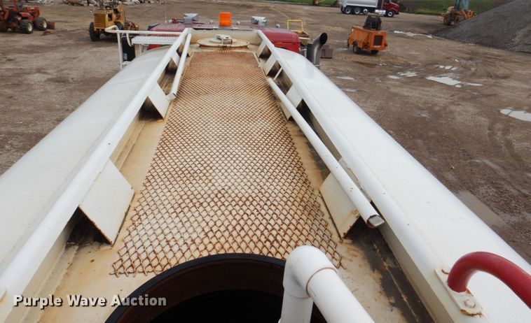 image for item DS8083 1989 Freightliner FLC112  water truck