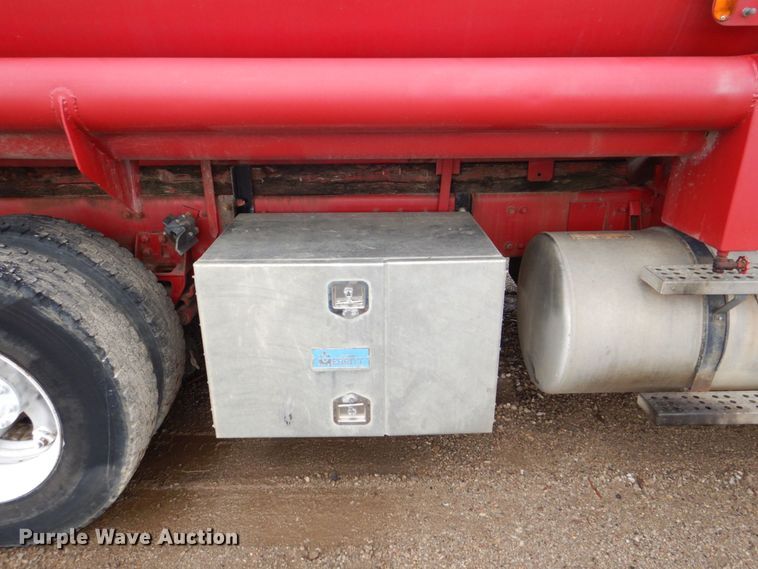 image for item DS8083 1989 Freightliner FLC112  water truck