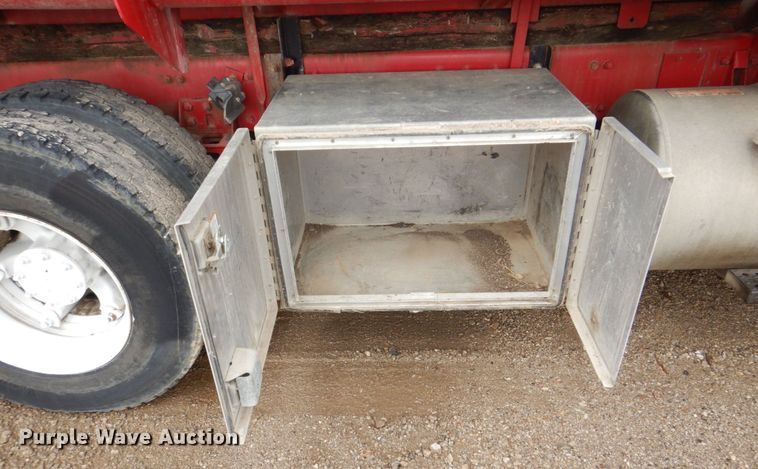 image for item DS8083 1989 Freightliner FLC112  water truck