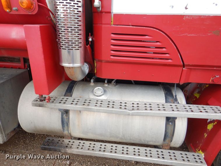 image for item DS8083 1989 Freightliner FLC112  water truck