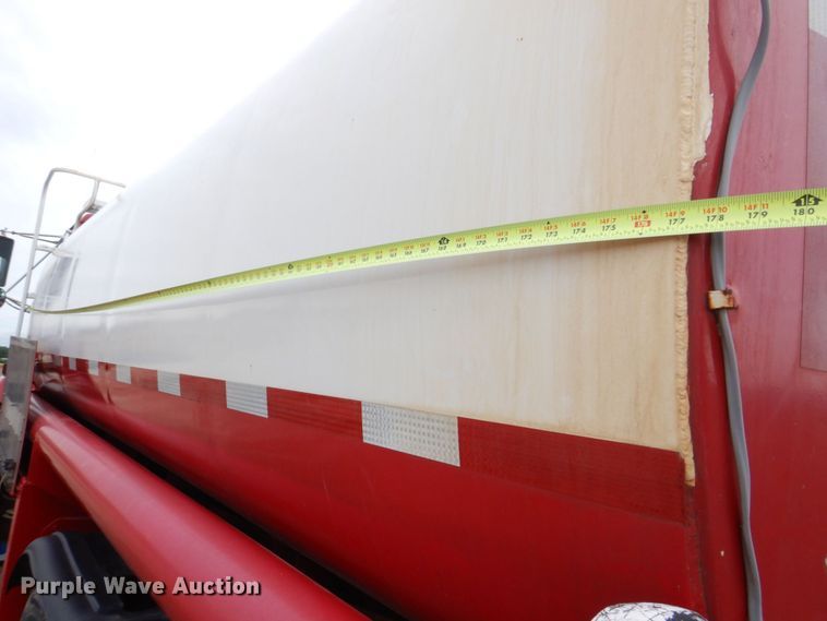 image for item DS8083 1989 Freightliner FLC112  water truck