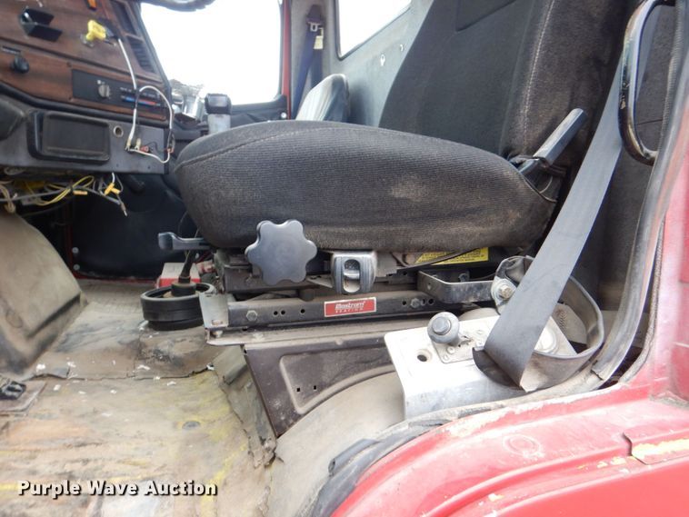 image for item DS8083 1989 Freightliner FLC112  water truck