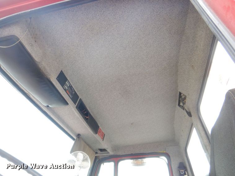 image for item DS8083 1989 Freightliner FLC112  water truck