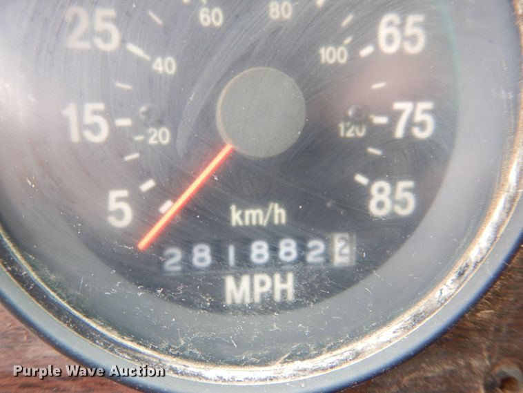 image for item DS8083 1989 Freightliner FLC112  water truck