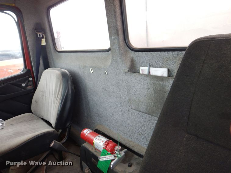 image for item DS8083 1989 Freightliner FLC112  water truck