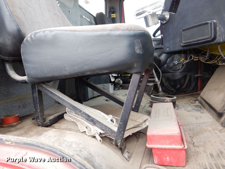 image for item DS8083 1989 Freightliner FLC112  water truck