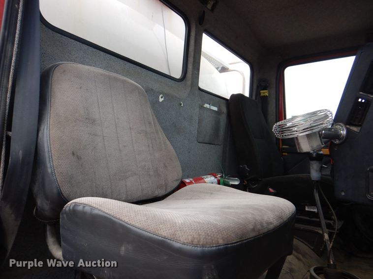 image for item DS8083 1989 Freightliner FLC112  water truck