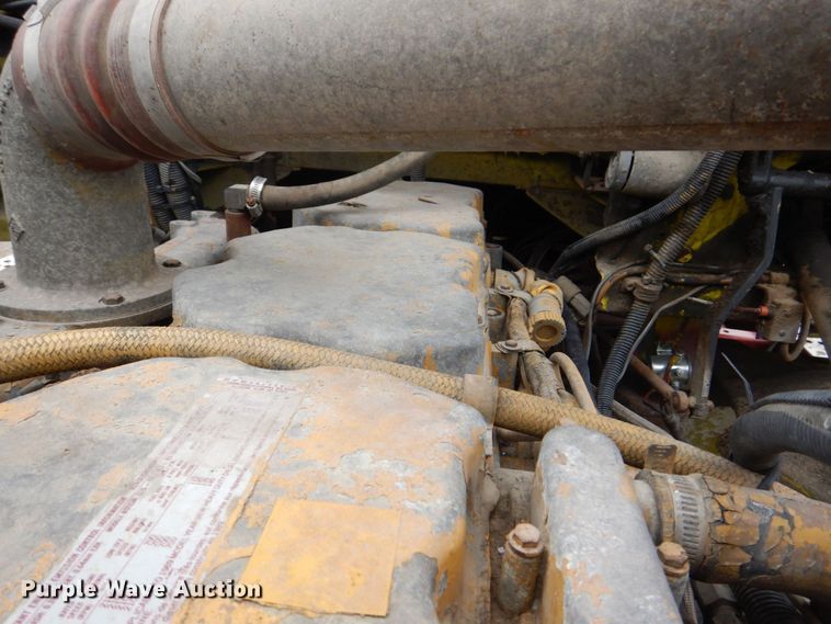 image for item DS8083 1989 Freightliner FLC112  water truck