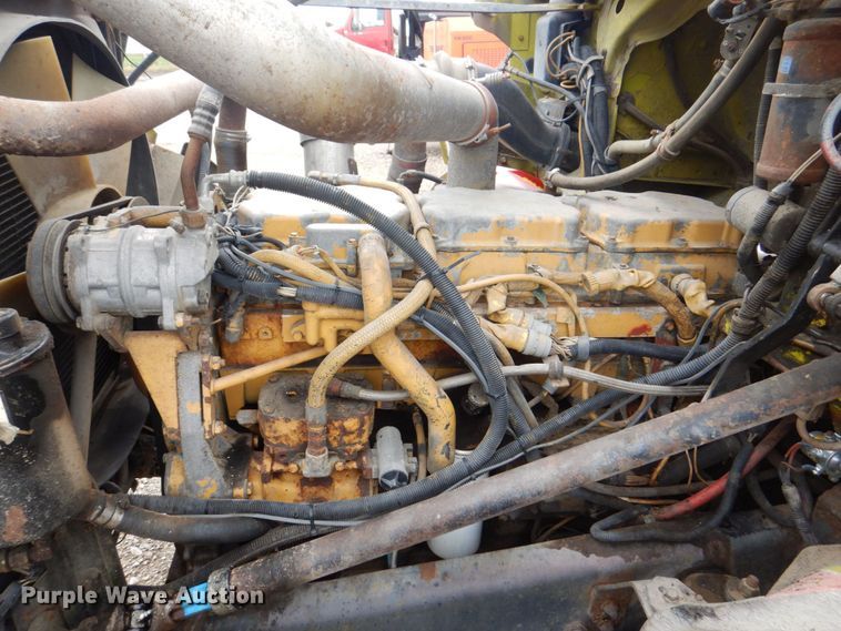 image for item DS8083 1989 Freightliner FLC112  water truck