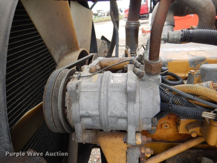 image for item DS8083 1989 Freightliner FLC112  water truck