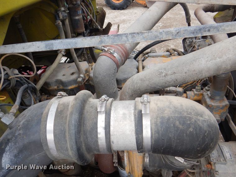 image for item DS8083 1989 Freightliner FLC112  water truck