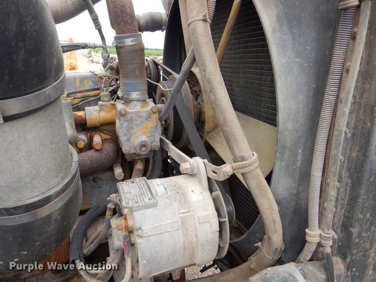 image for item DS8083 1989 Freightliner FLC112  water truck