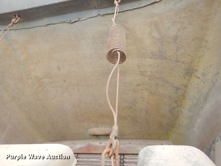 image for item DS8083 1989 Freightliner FLC112  water truck