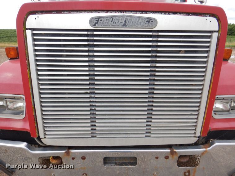 image for item DS8083 1989 Freightliner FLC112  water truck