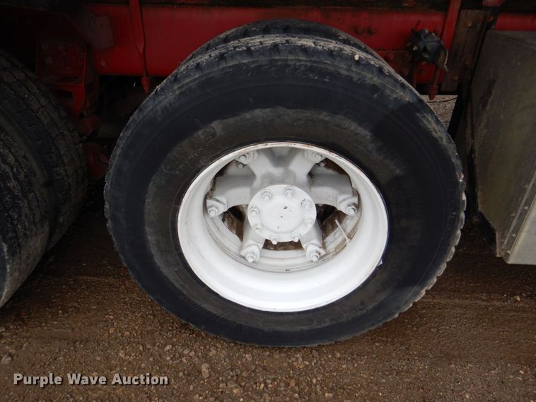 image for item DS8083 1989 Freightliner FLC112  water truck