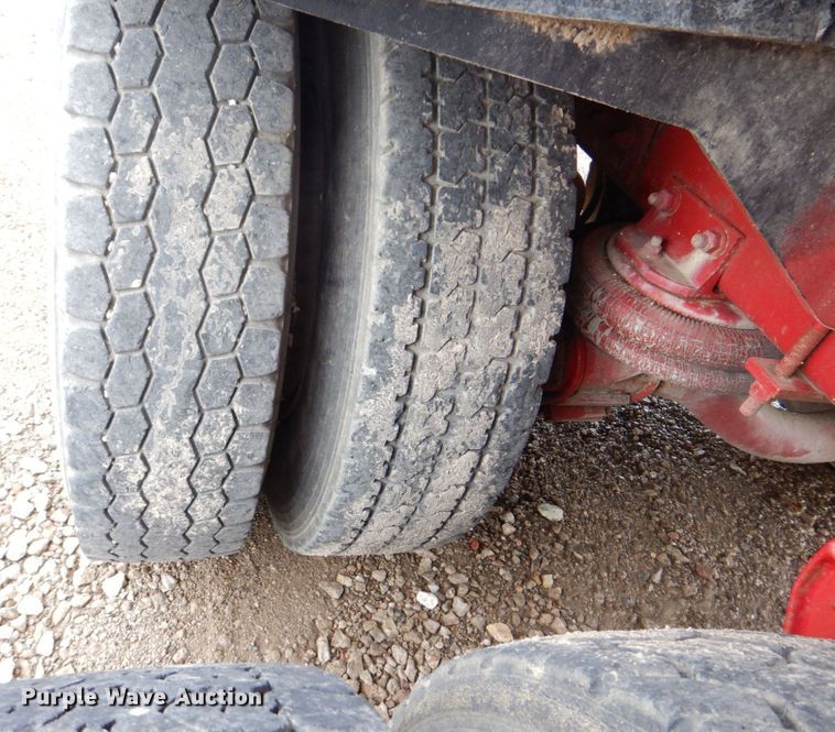 image for item DS8083 1989 Freightliner FLC112  water truck