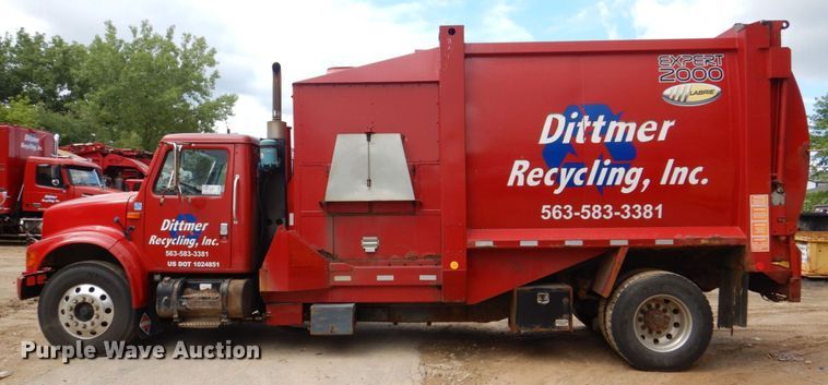 image for item DS8089 2002 International 4900  refuse truck