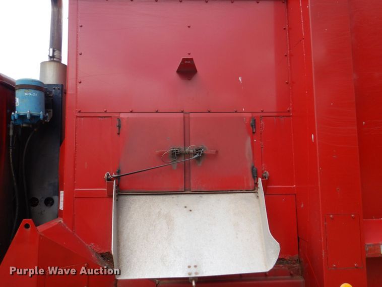 image for item DS8089 2002 International 4900  refuse truck