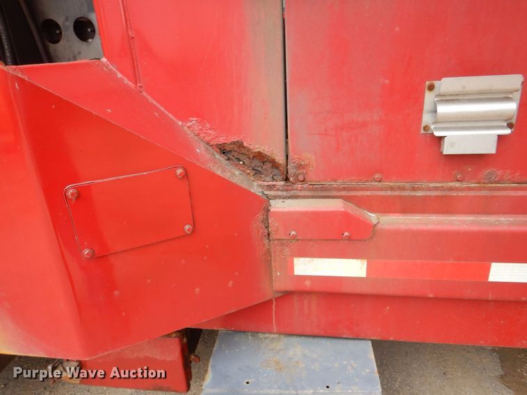 image for item DS8089 2002 International 4900  refuse truck