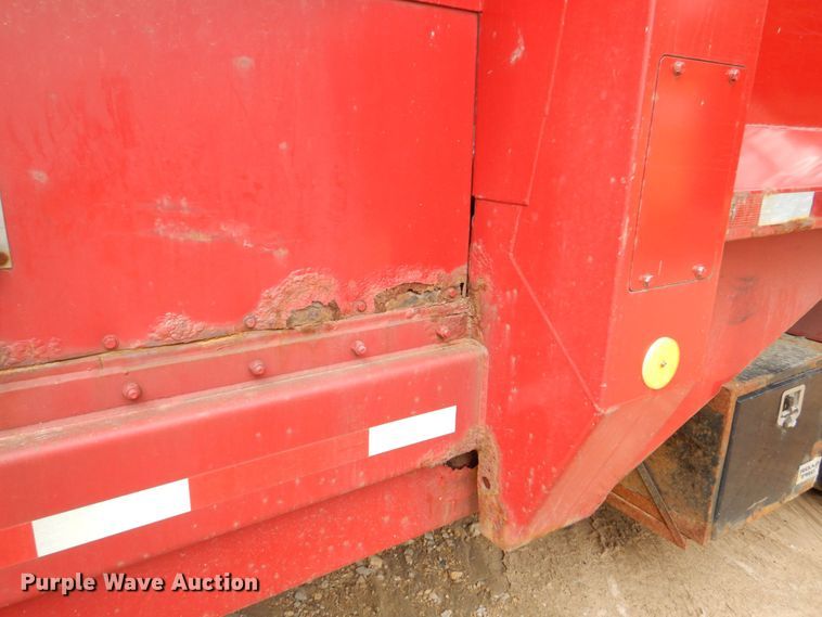 image for item DS8089 2002 International 4900  refuse truck