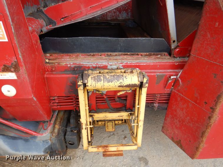 image for item DS8089 2002 International 4900  refuse truck