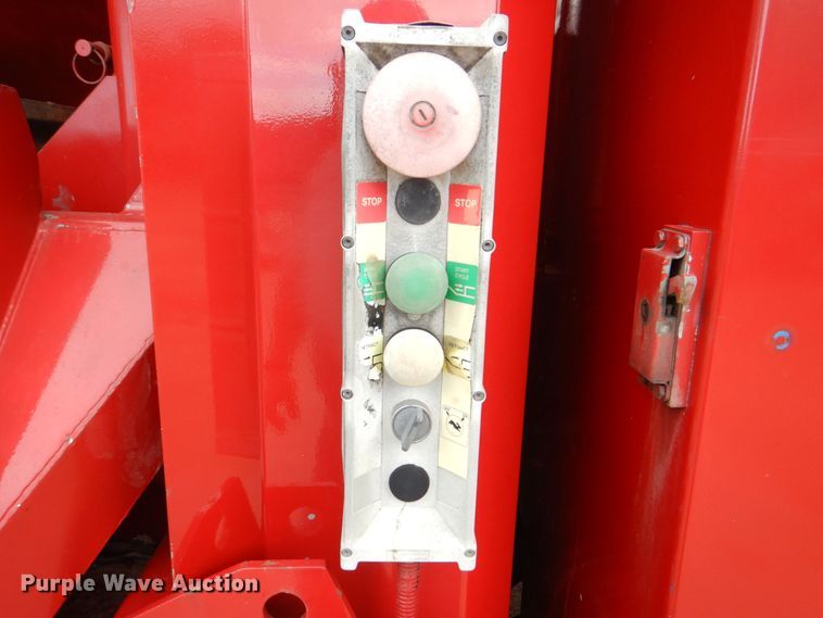 image for item DS8089 2002 International 4900  refuse truck