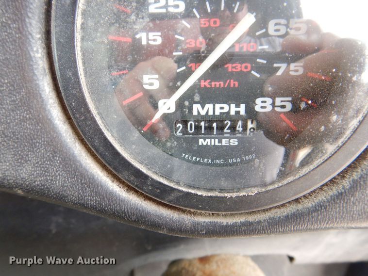 image for item DS8089 2002 International 4900  refuse truck