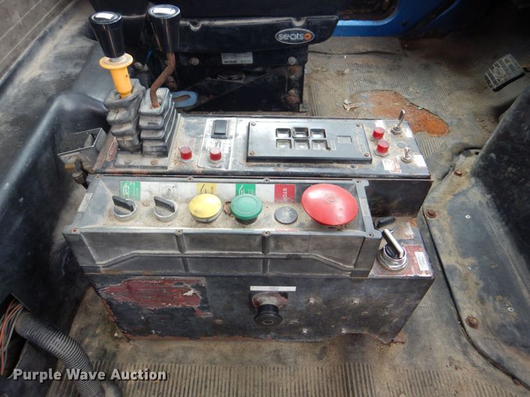 image for item DS8089 2002 International 4900  refuse truck