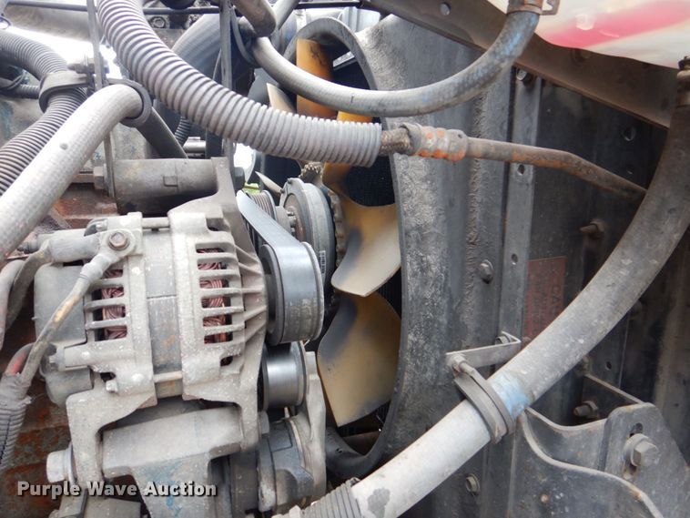 image for item DS8089 2002 International 4900  refuse truck