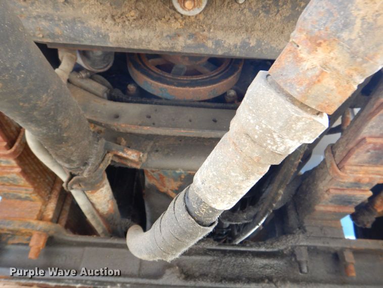 image for item DS8089 2002 International 4900  refuse truck