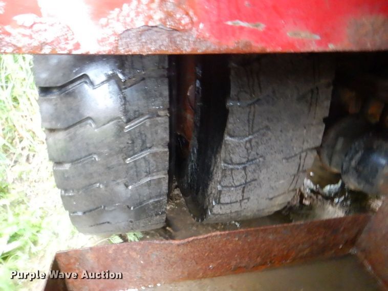 image for item DS8089 2002 International 4900  refuse truck