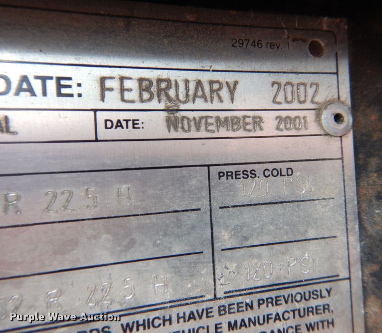 image for item DS8089 2002 International 4900  refuse truck