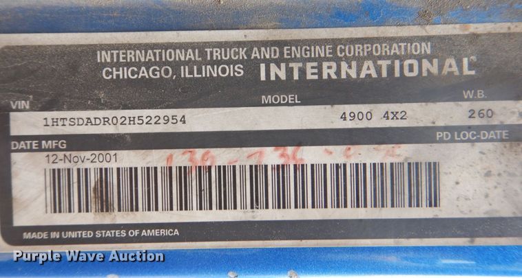 image for item DS8089 2002 International 4900  refuse truck
