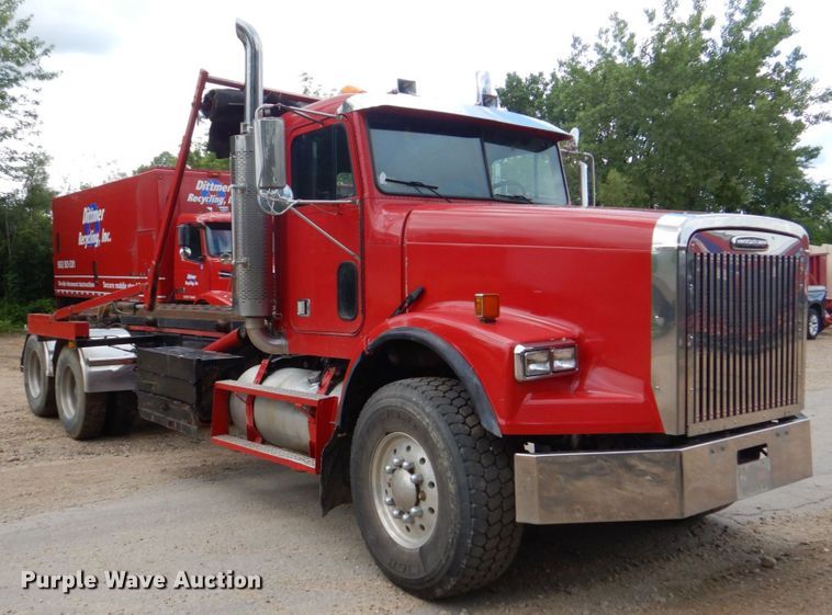 image for item DS8090 1994 Freightliner FLD120  roll-off container truck