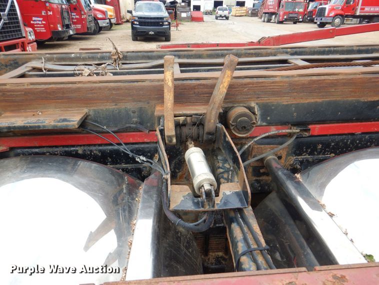 image for item DS8090 1994 Freightliner FLD120  roll-off container truck