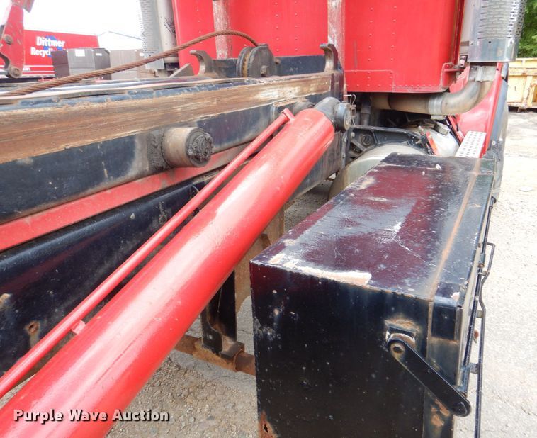 image for item DS8090 1994 Freightliner FLD120  roll-off container truck