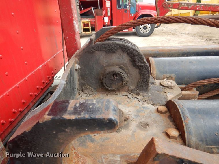 image for item DS8090 1994 Freightliner FLD120  roll-off container truck