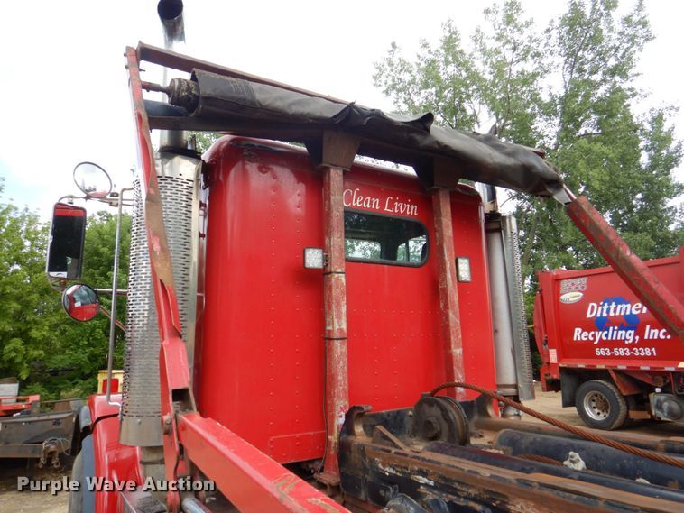 image for item DS8090 1994 Freightliner FLD120  roll-off container truck