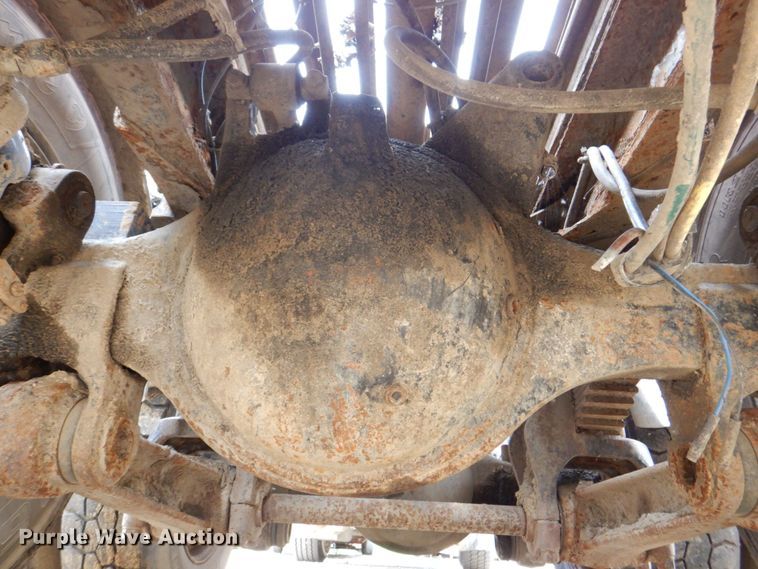 image for item DS8090 1994 Freightliner FLD120  roll-off container truck