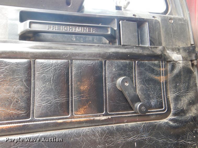 image for item DS8090 1994 Freightliner FLD120  roll-off container truck