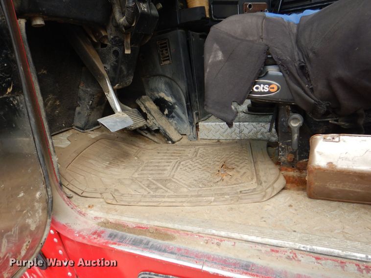 image for item DS8090 1994 Freightliner FLD120  roll-off container truck