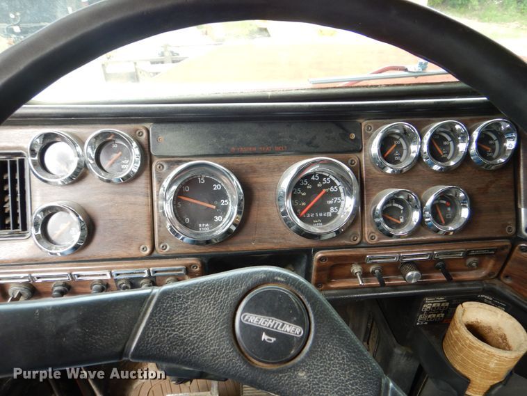 image for item DS8090 1994 Freightliner FLD120  roll-off container truck