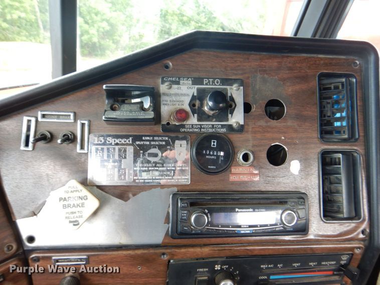 image for item DS8090 1994 Freightliner FLD120  roll-off container truck