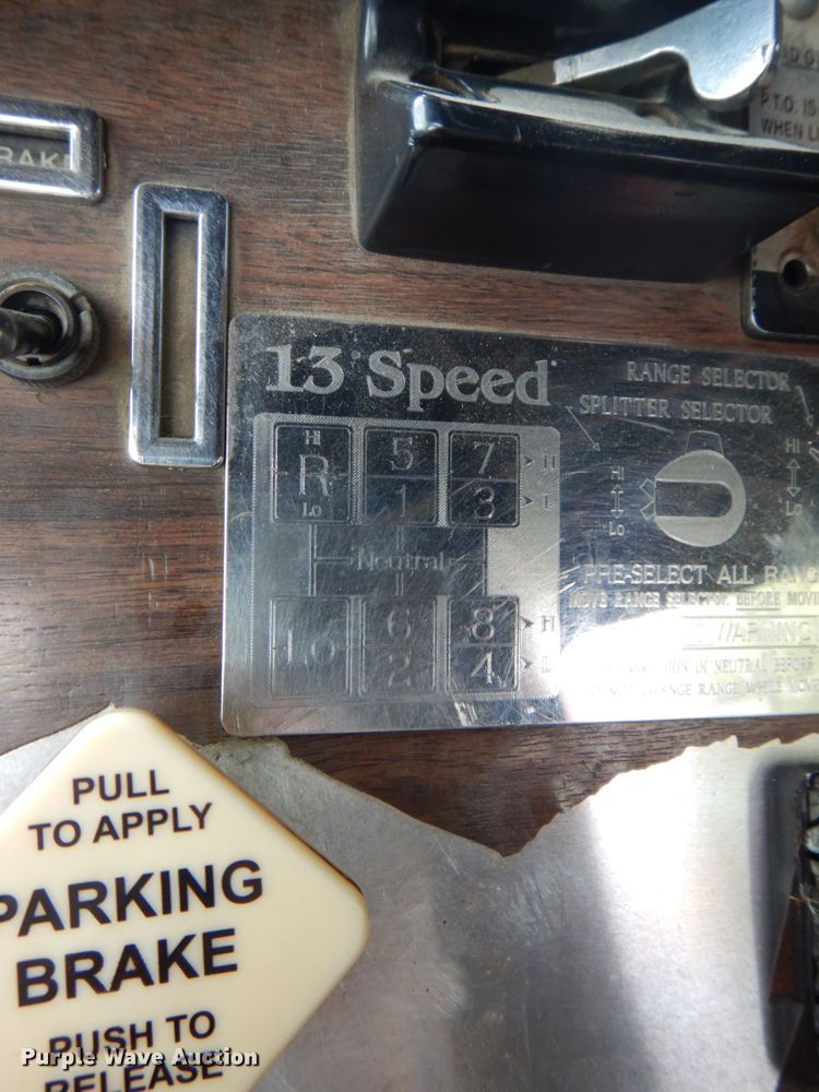 image for item DS8090 1994 Freightliner FLD120  roll-off container truck