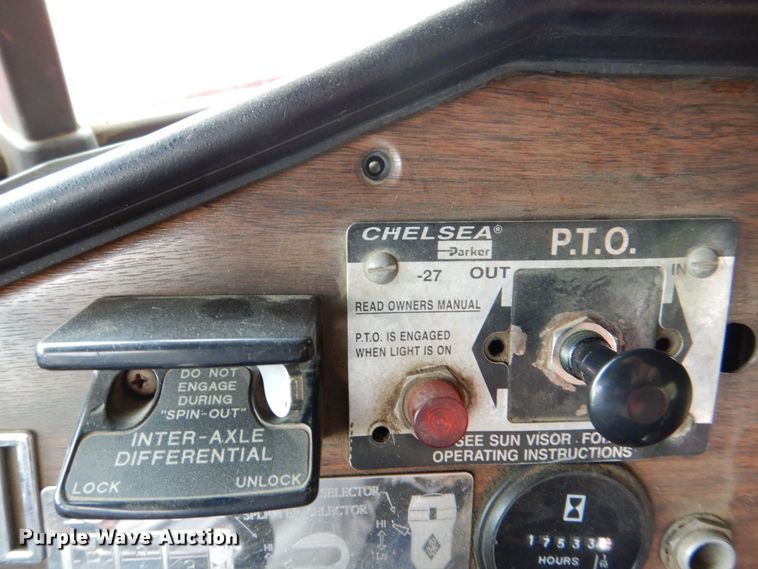 image for item DS8090 1994 Freightliner FLD120  roll-off container truck