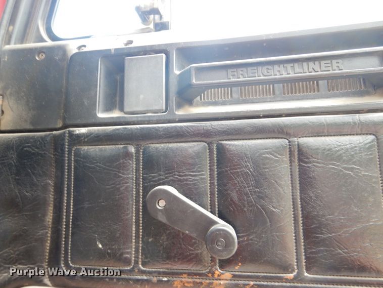 image for item DS8090 1994 Freightliner FLD120  roll-off container truck