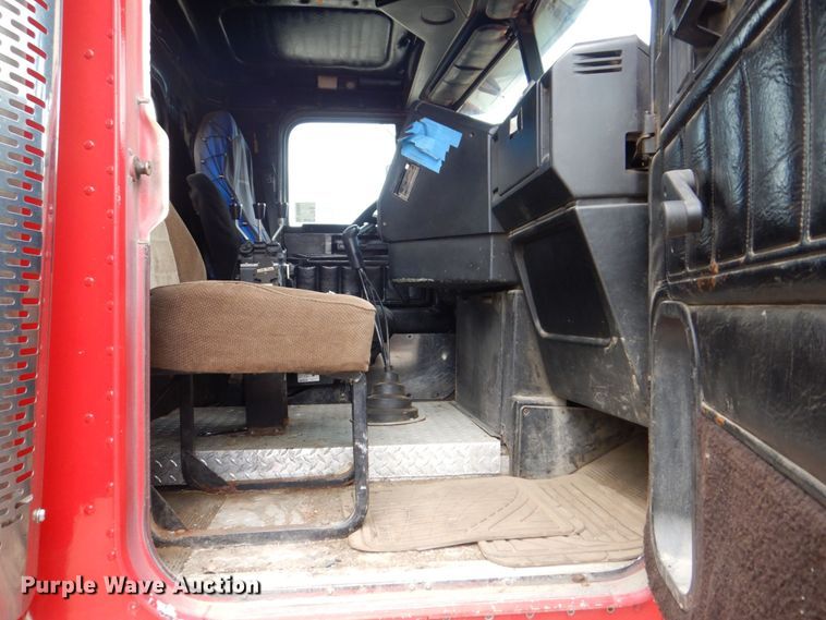 image for item DS8090 1994 Freightliner FLD120  roll-off container truck