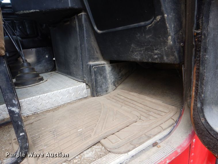 image for item DS8090 1994 Freightliner FLD120  roll-off container truck