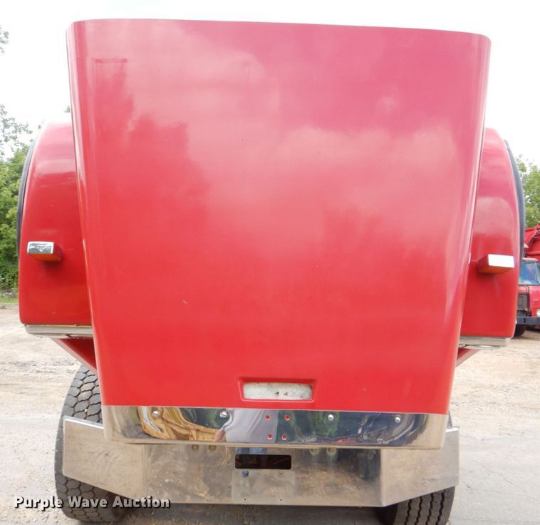 image for item DS8090 1994 Freightliner FLD120  roll-off container truck