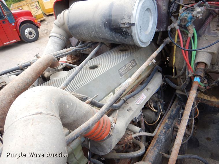 image for item DS8090 1994 Freightliner FLD120  roll-off container truck